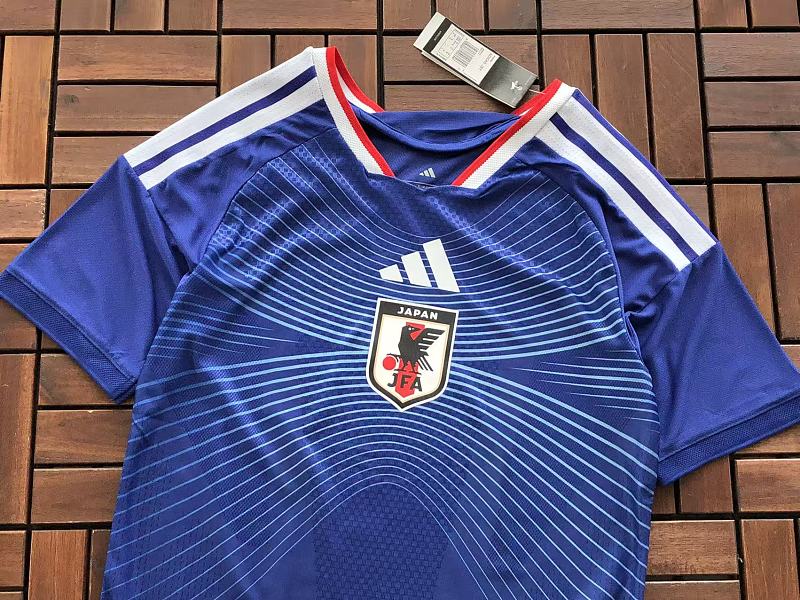Football T-shirt · 6