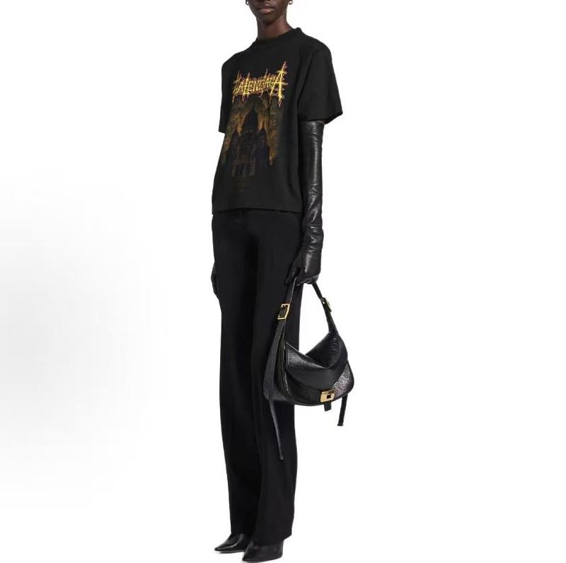 B L Ia A T-shirt · 3