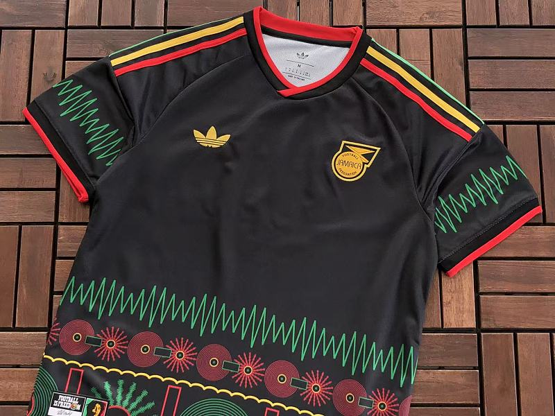 Football T-shirt · 6