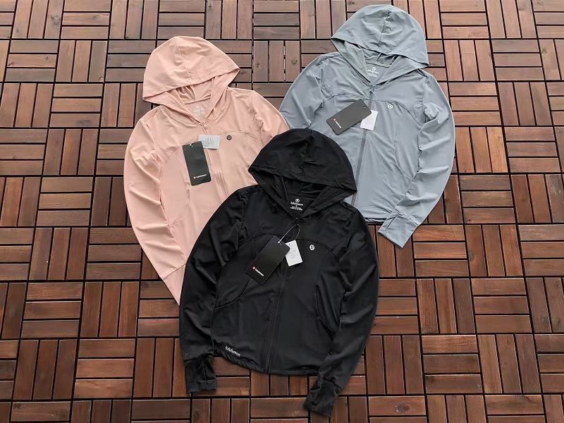 L Ul M N Hoodie Woman · 4