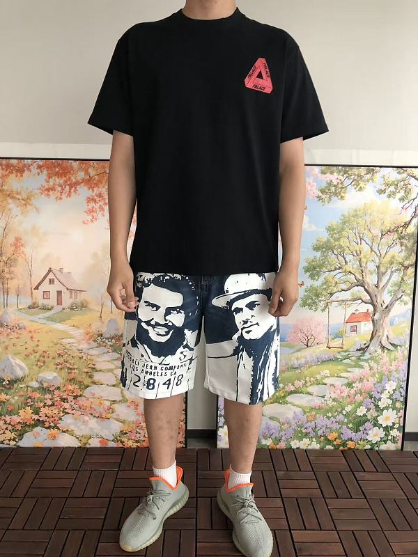 P La E T-shirt · 4