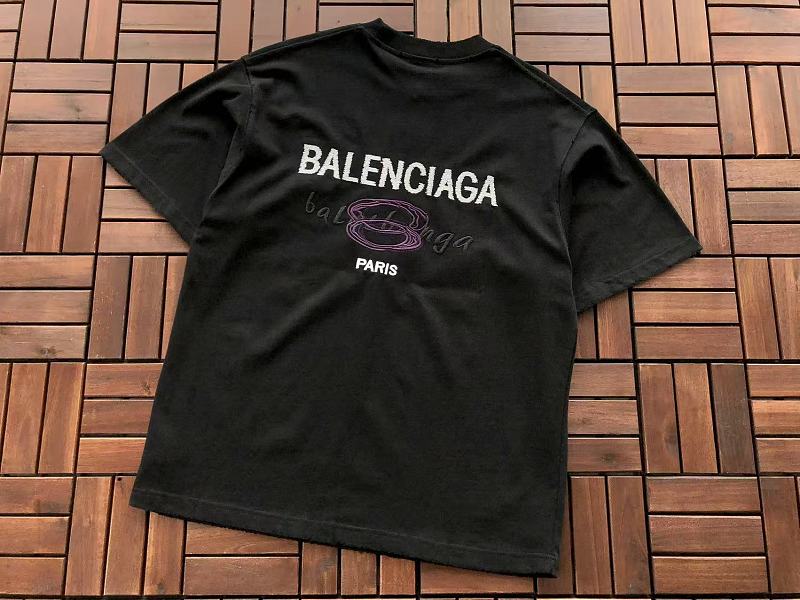 B L Ia A T-shirt · 6
