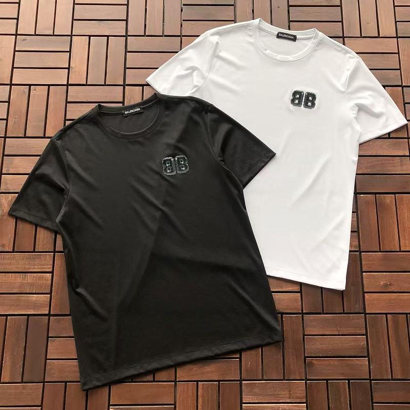 B L Ia A T-shirt · 5