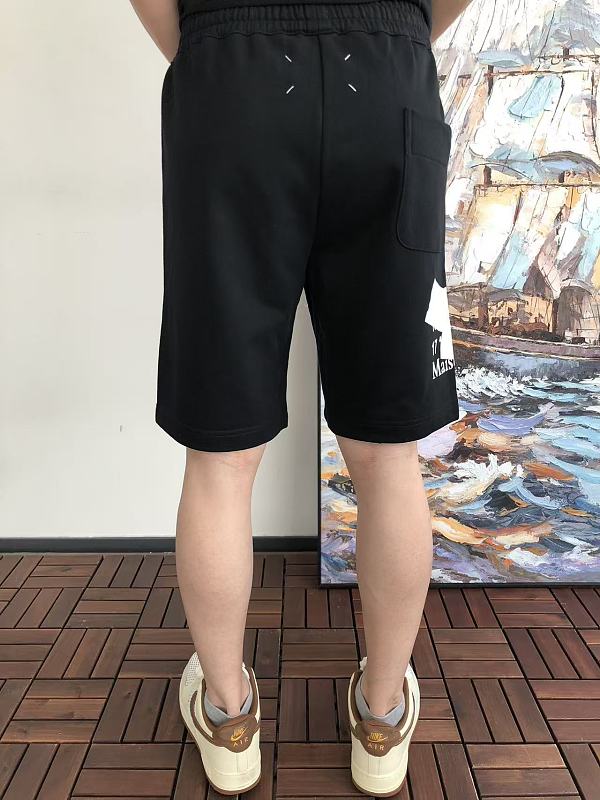 M Is N M R Ie A Shorts · 4