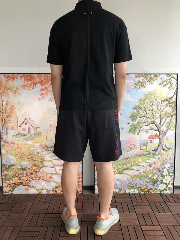 L T-shirt · 4