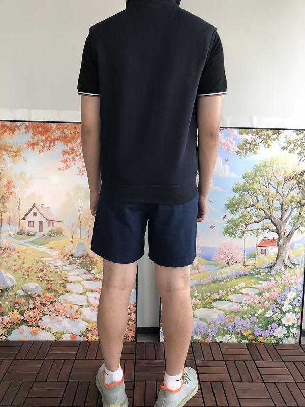 Br N L O C Ci L I Vest · 4