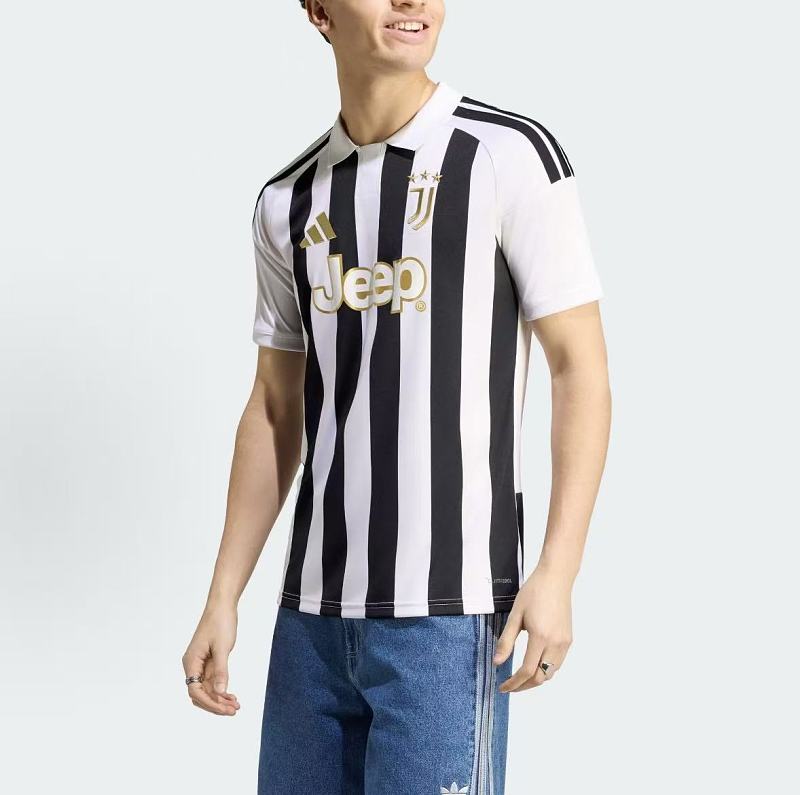 Football T-shirt · 3