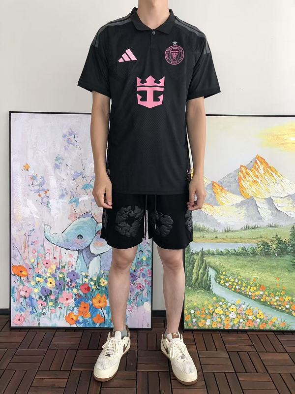 Football T-shirt · 3