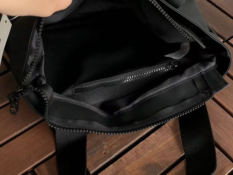 Essentials Bag 7