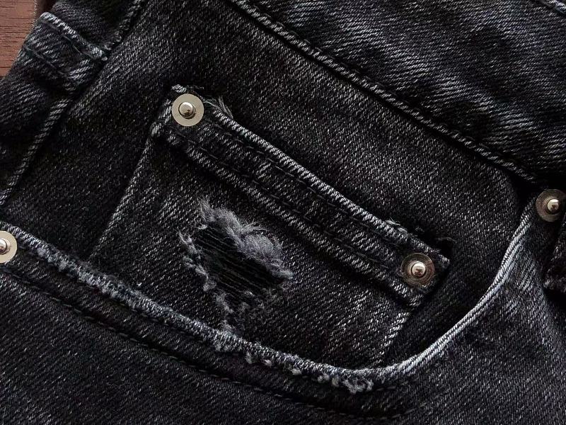 Amiri Jeans 11