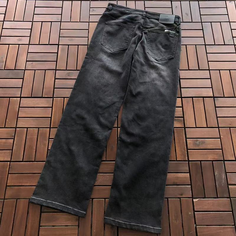D O Jeans · 3