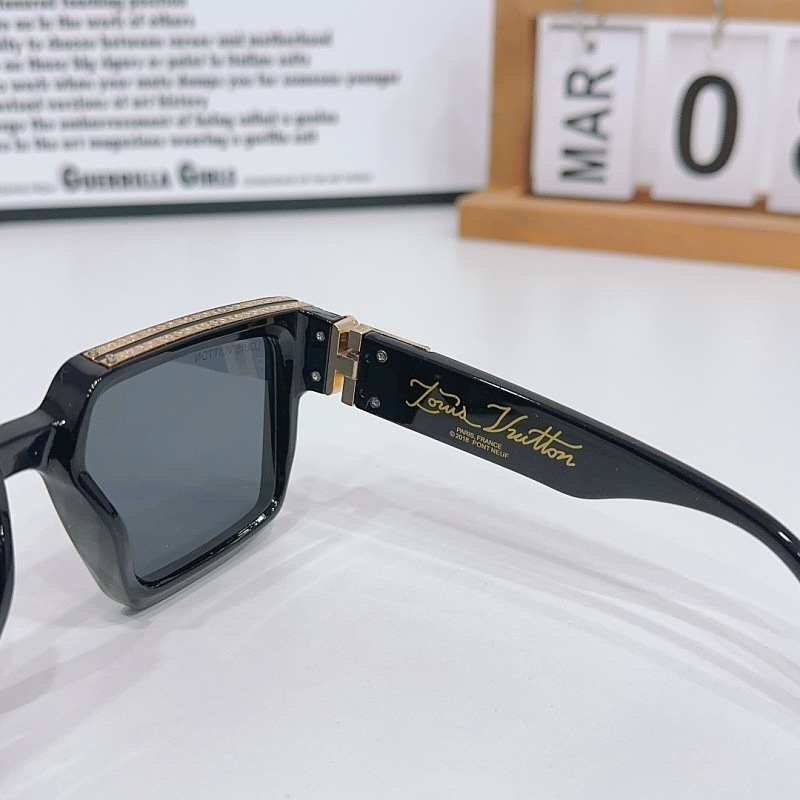 L Sunglasses 6