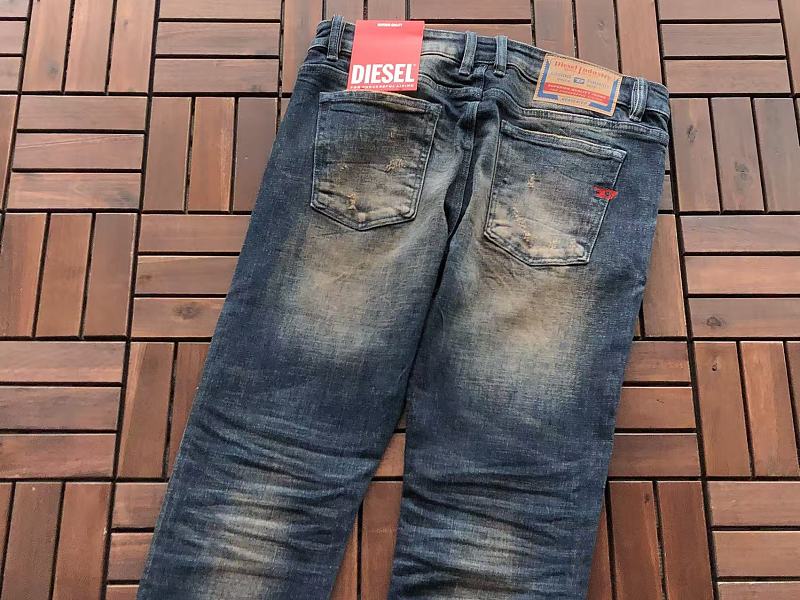 D E E Jeans · 5