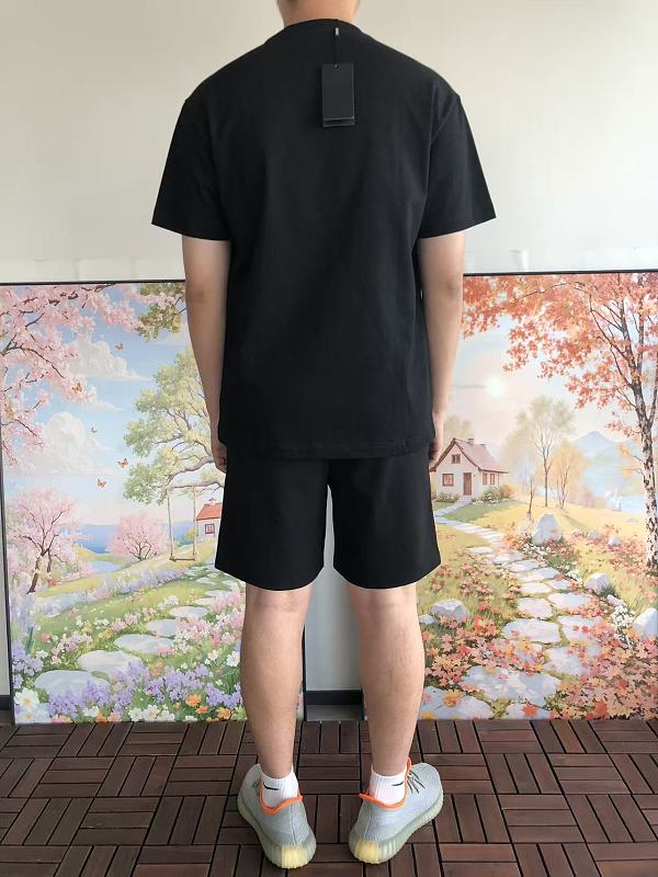 F D T-shirt · 4