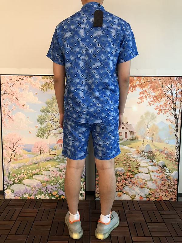 L T-shirt Shirt Shorts · 5