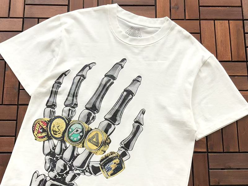 P La E T-shirt 9