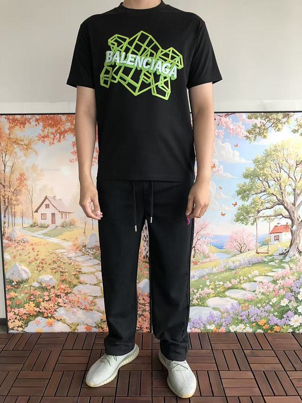 B L Ia A T-shirt · 3