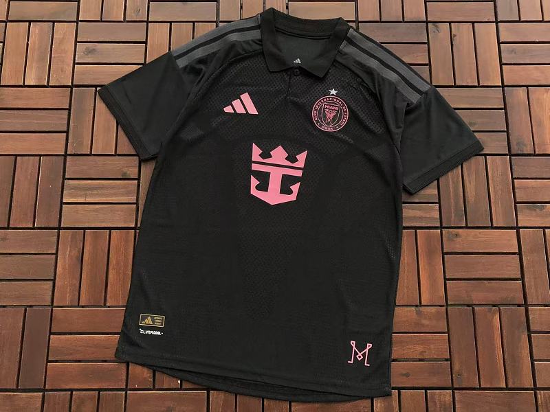 Football T-shirt · 6