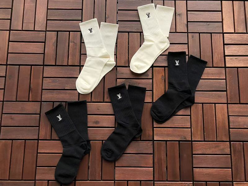 L Socks · 3