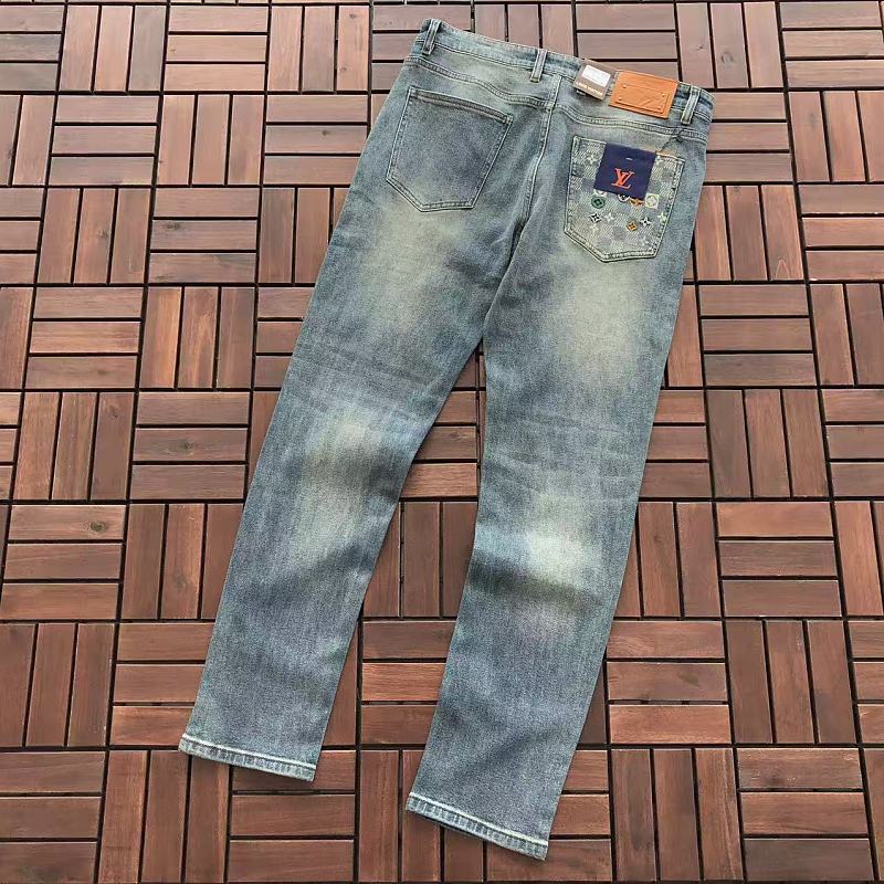L Jeans · 4