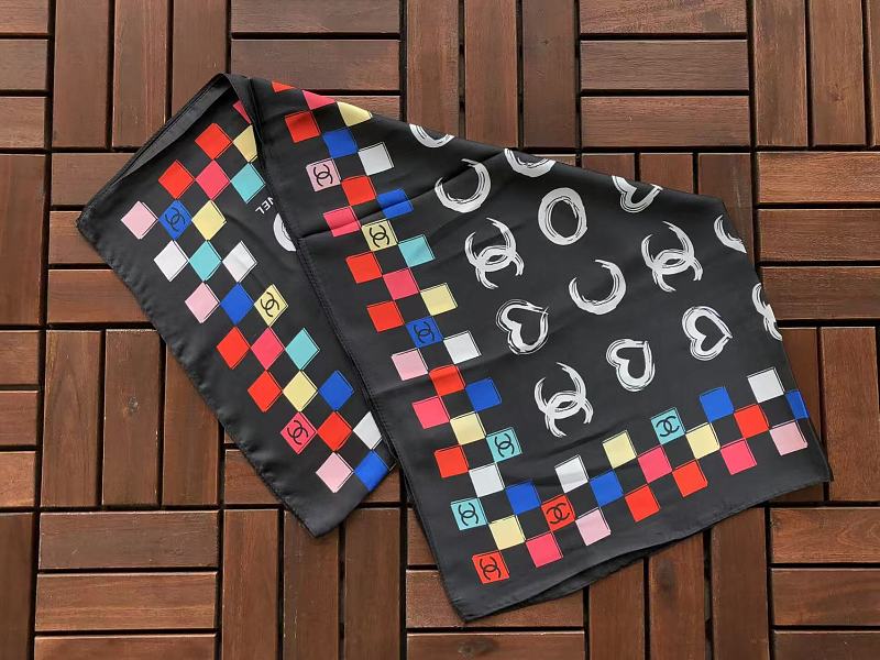 C A E Scarf · 4
