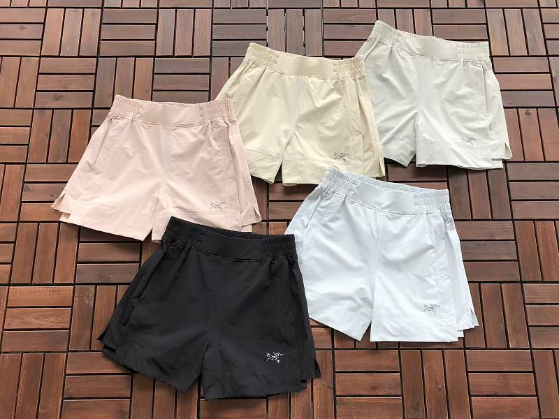 A T Yx Shorts Woman · 5