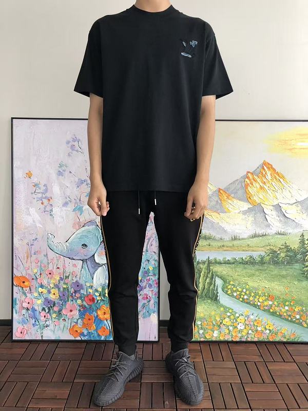 L T-shirt · 3