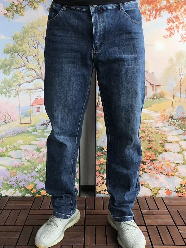 T H R Jeans · 3