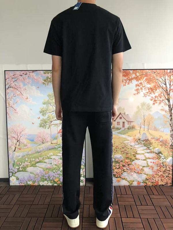 Undefeated T-shirt · 4