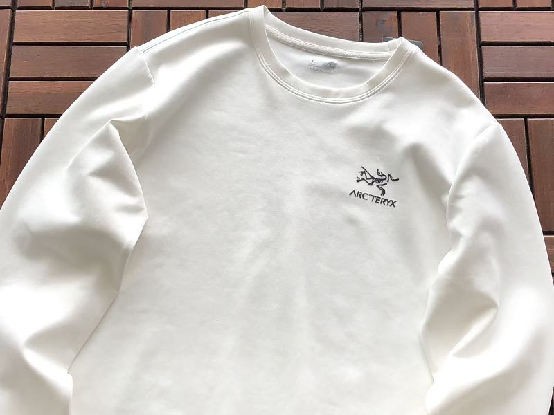 A T Yx Sweater 10