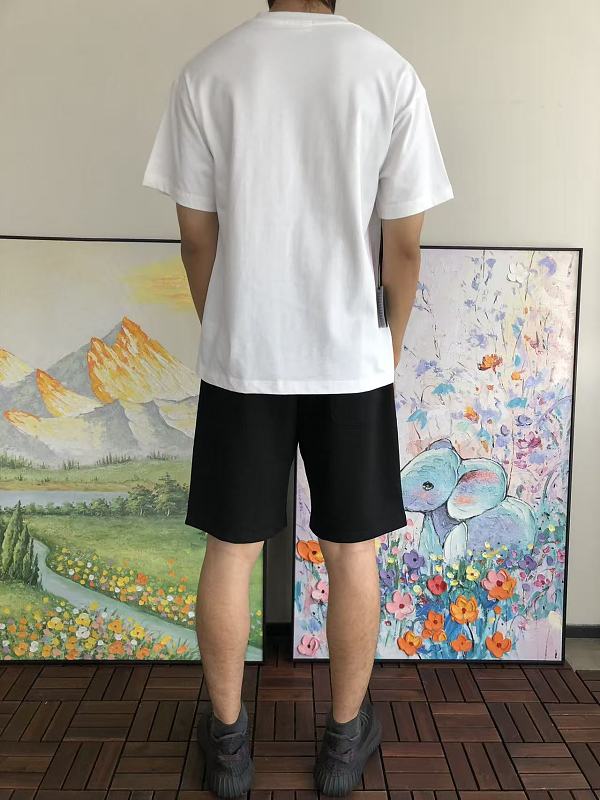 K T T-shirt · 5