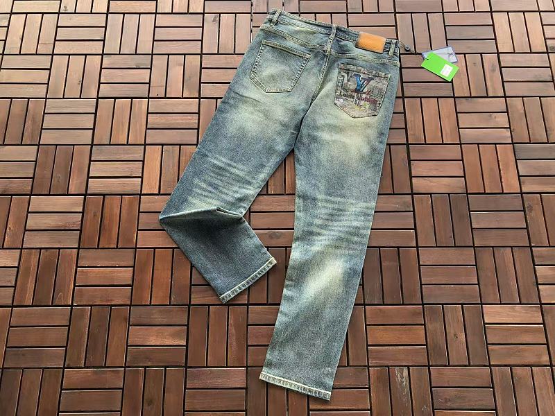 L Jeans · 6