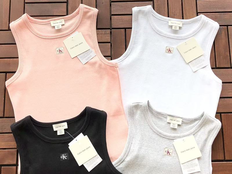 C L In K E N Vest Woman · 6