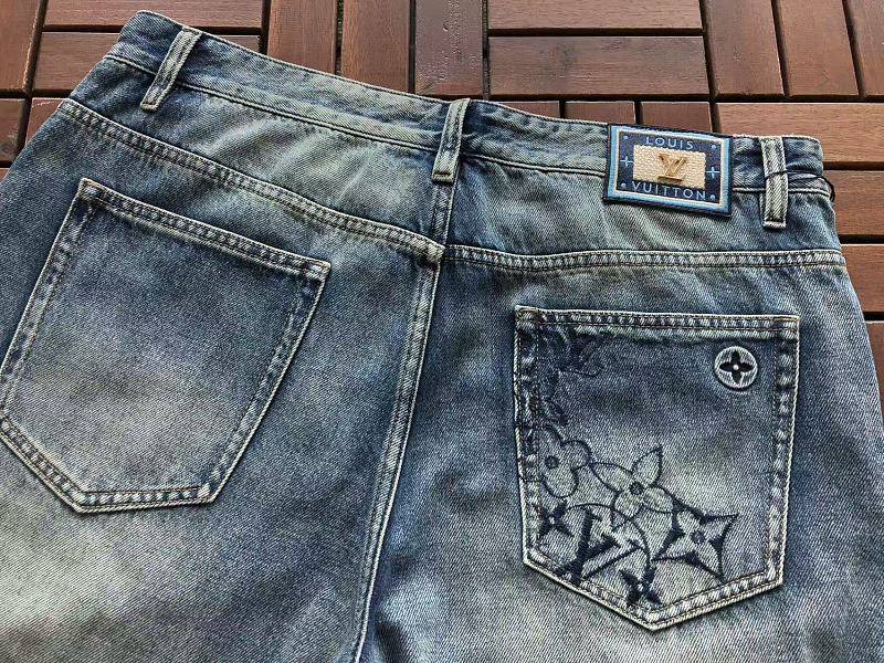 L Jeans · 6