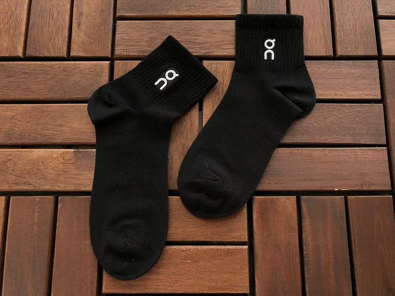 On Ru I G Socks 11