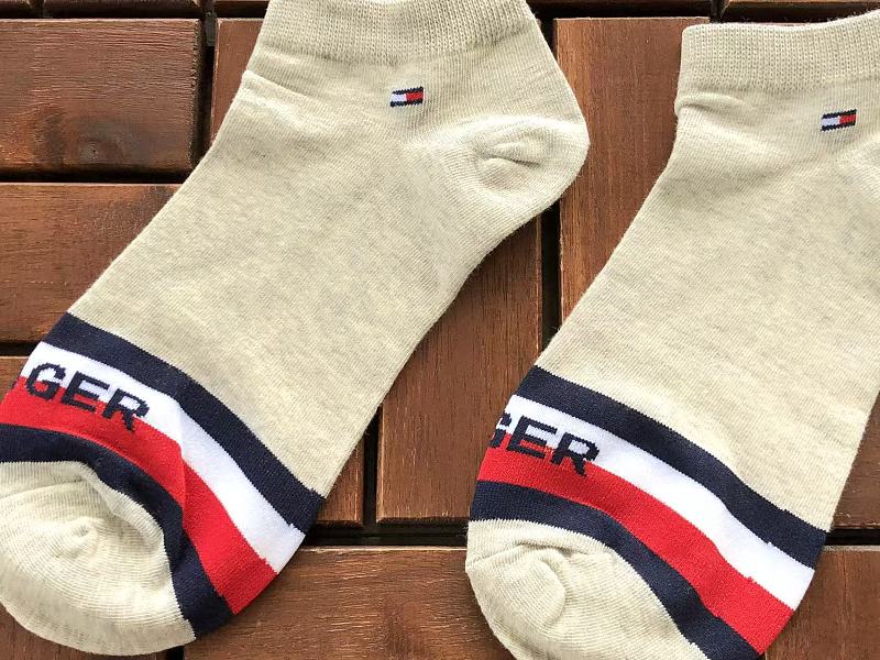 T H R Socks 8