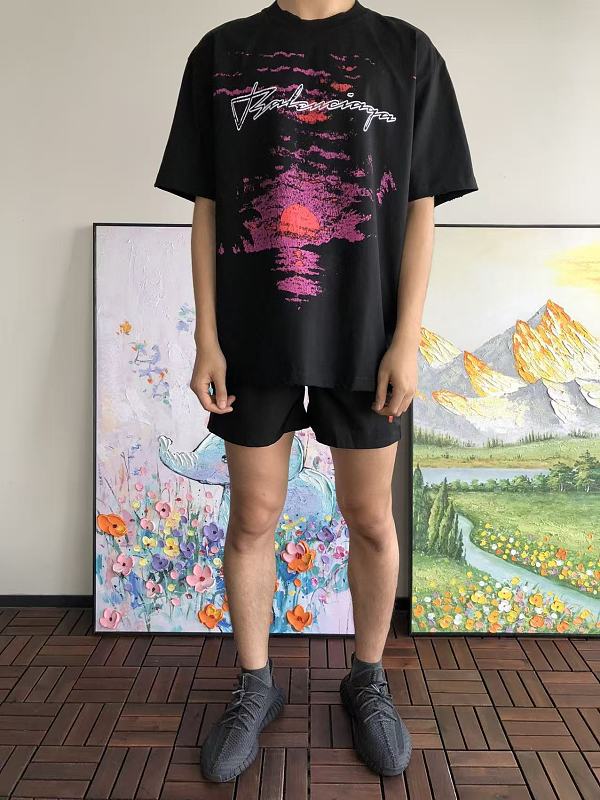 B L Ia A T-shirt · 3