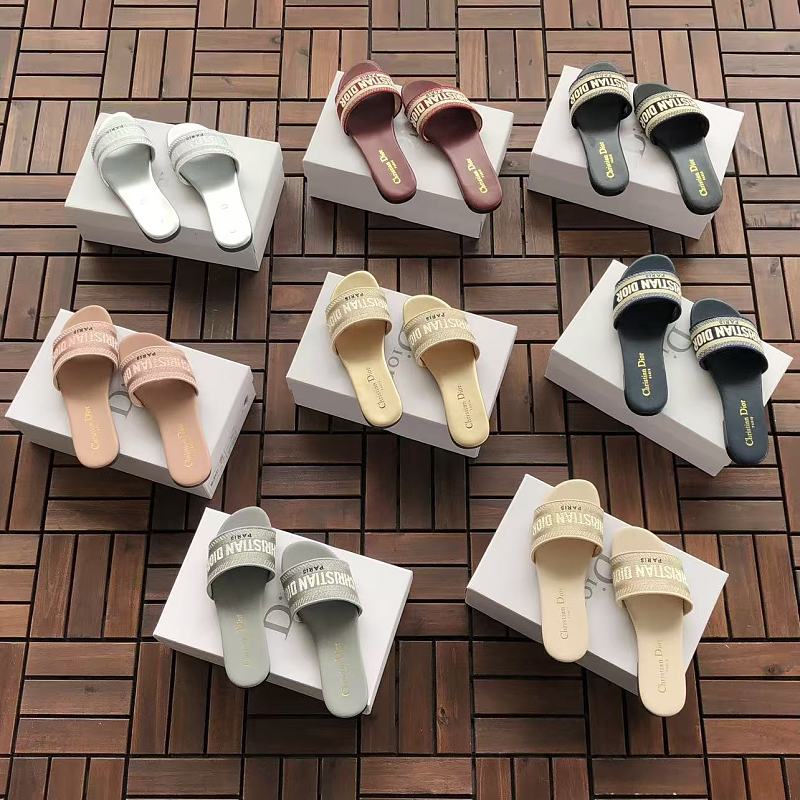 D O Slippers · 4
