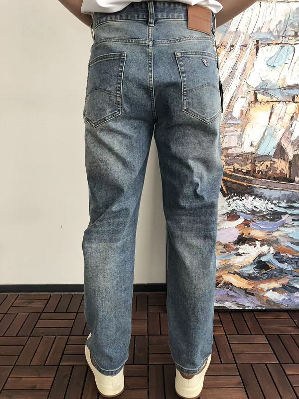 E P R A M N Jeans 4
