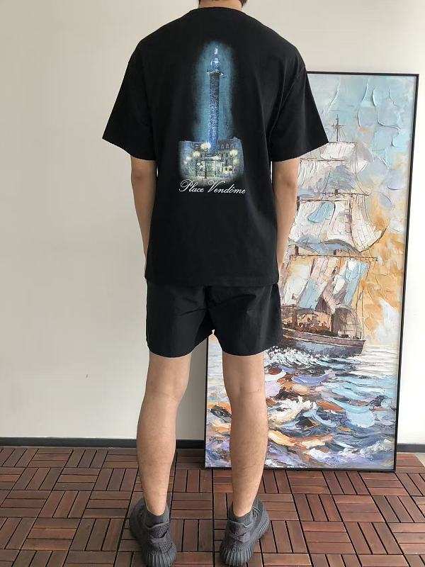 B L Ia A T-shirt · 4