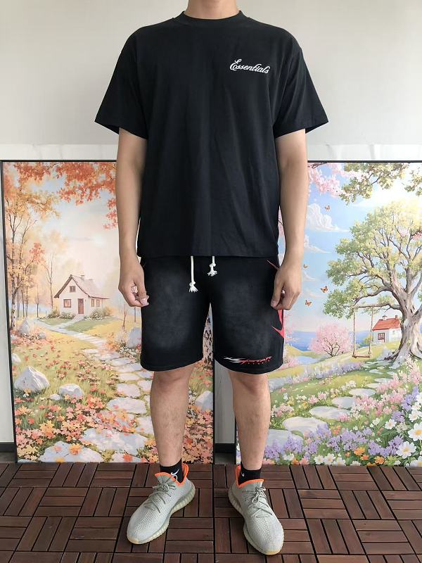 Essentials T-shirt 8