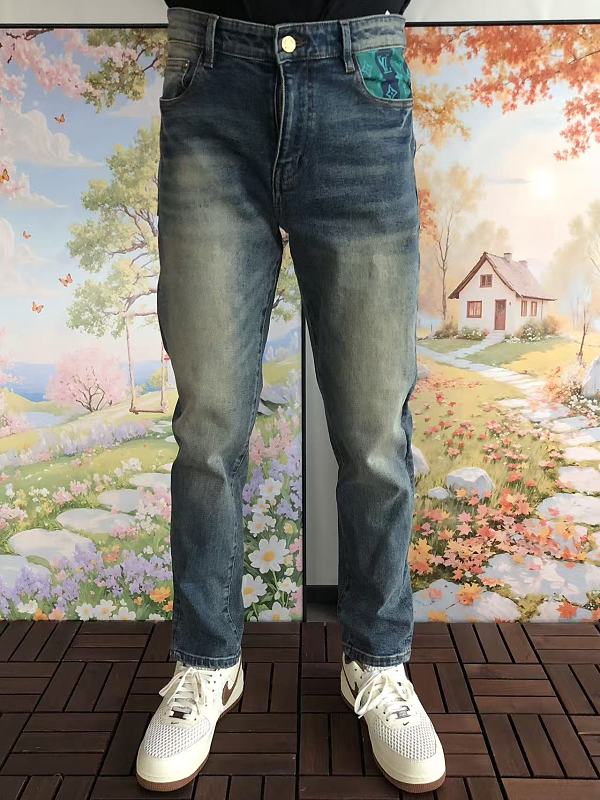 L Jeans · 3
