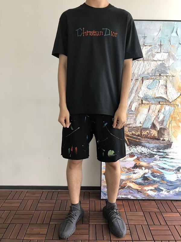 D O T-shirt · 4