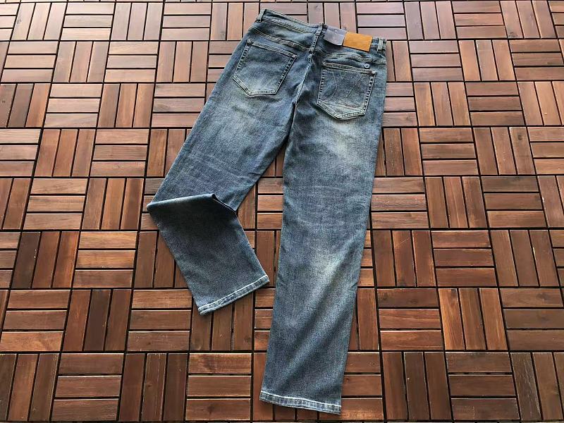L Jeans · 6