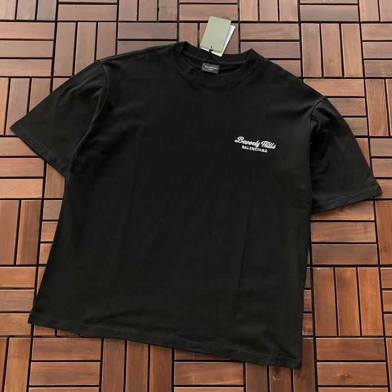 B L Ia A T-shirt · 5