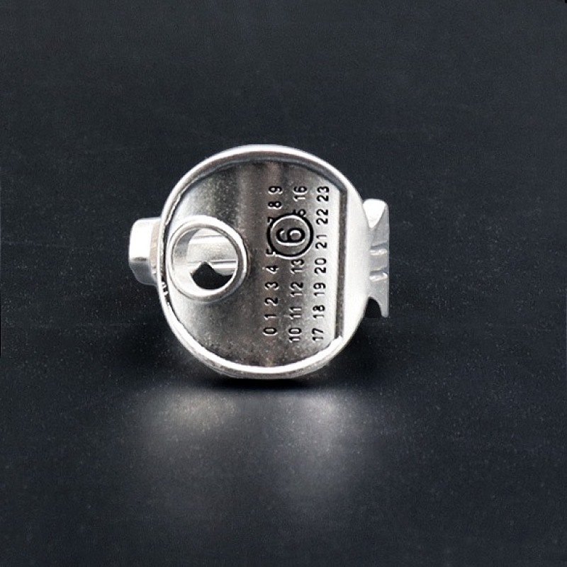 M Is N M R Ie A Jewelry