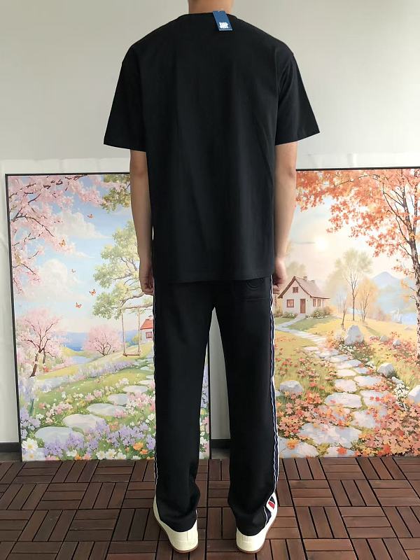 Undefeated T-shirt · 4