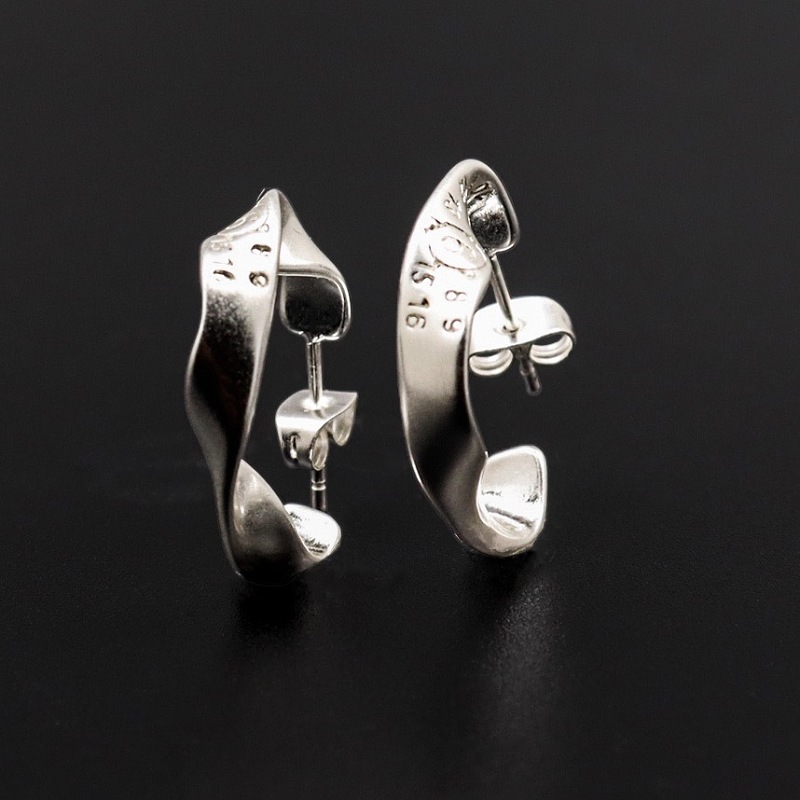 M Is N M R Ie A Jewelry · 4