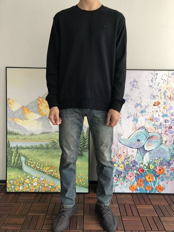 L C St Sweater · 3