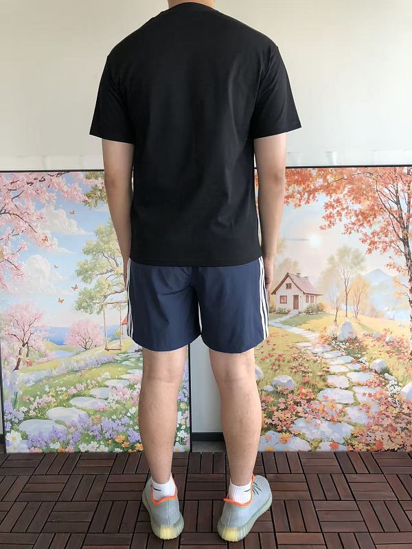 B L Ia A T-shirt · 4